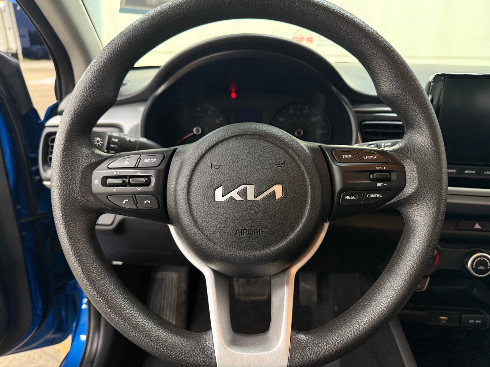 Thumbnail: 2023 Kia Rio - 5