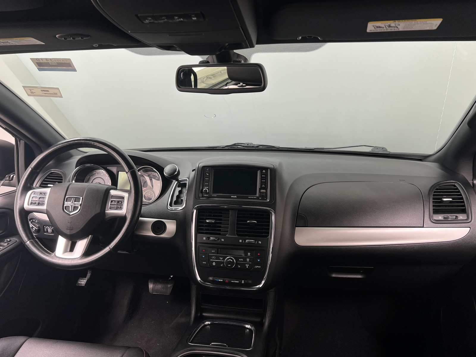 Thumbnail: 2019 Dodge Grand Caravan - 2