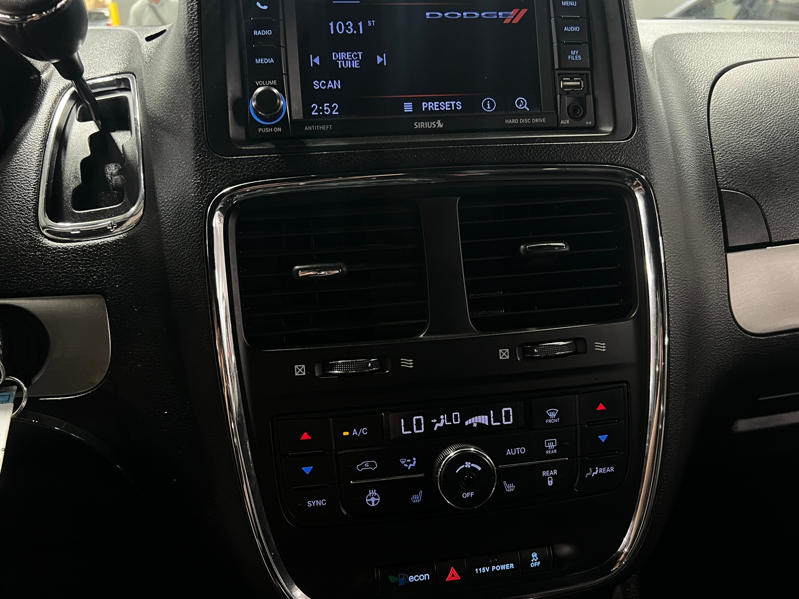 Thumbnail: 2019 Dodge Grand Caravan - 3