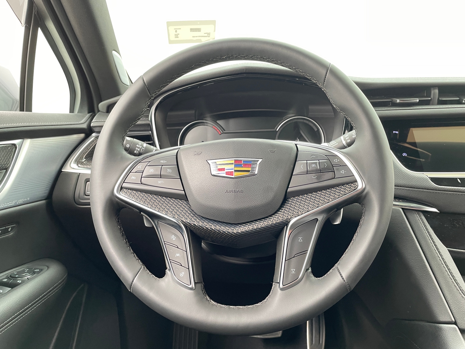Thumbnail: 2025 Cadillac XT5 - 4
