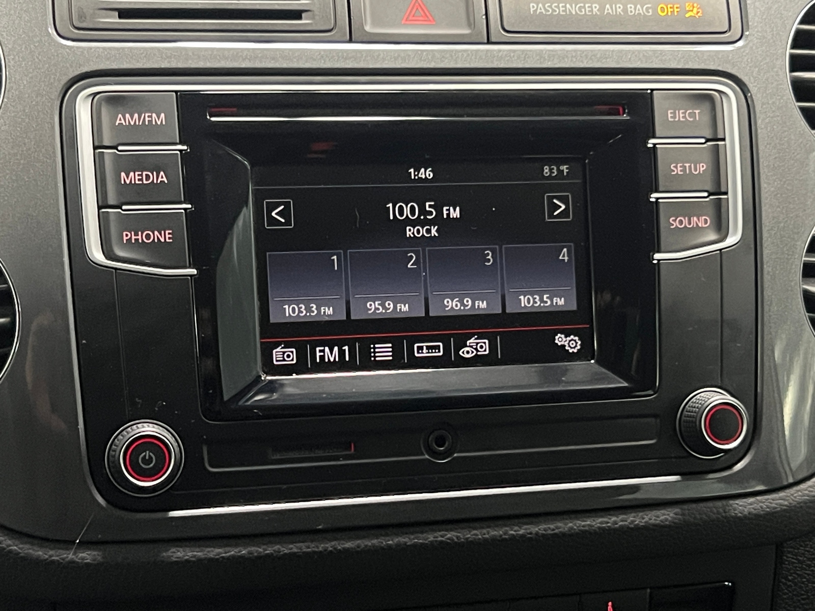 Thumbnail: 2016 Volkswagen Tiguan - 4