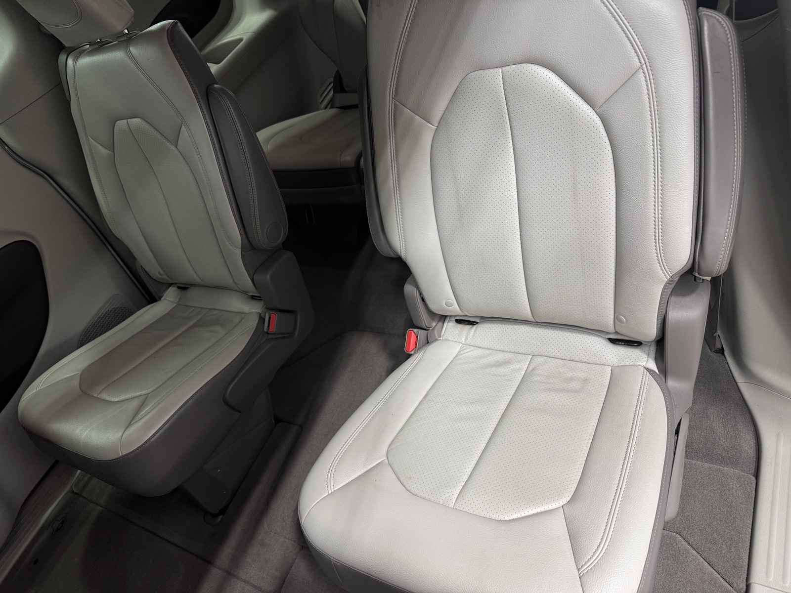 Thumbnail: 2018 Chrysler Pacifica - 5