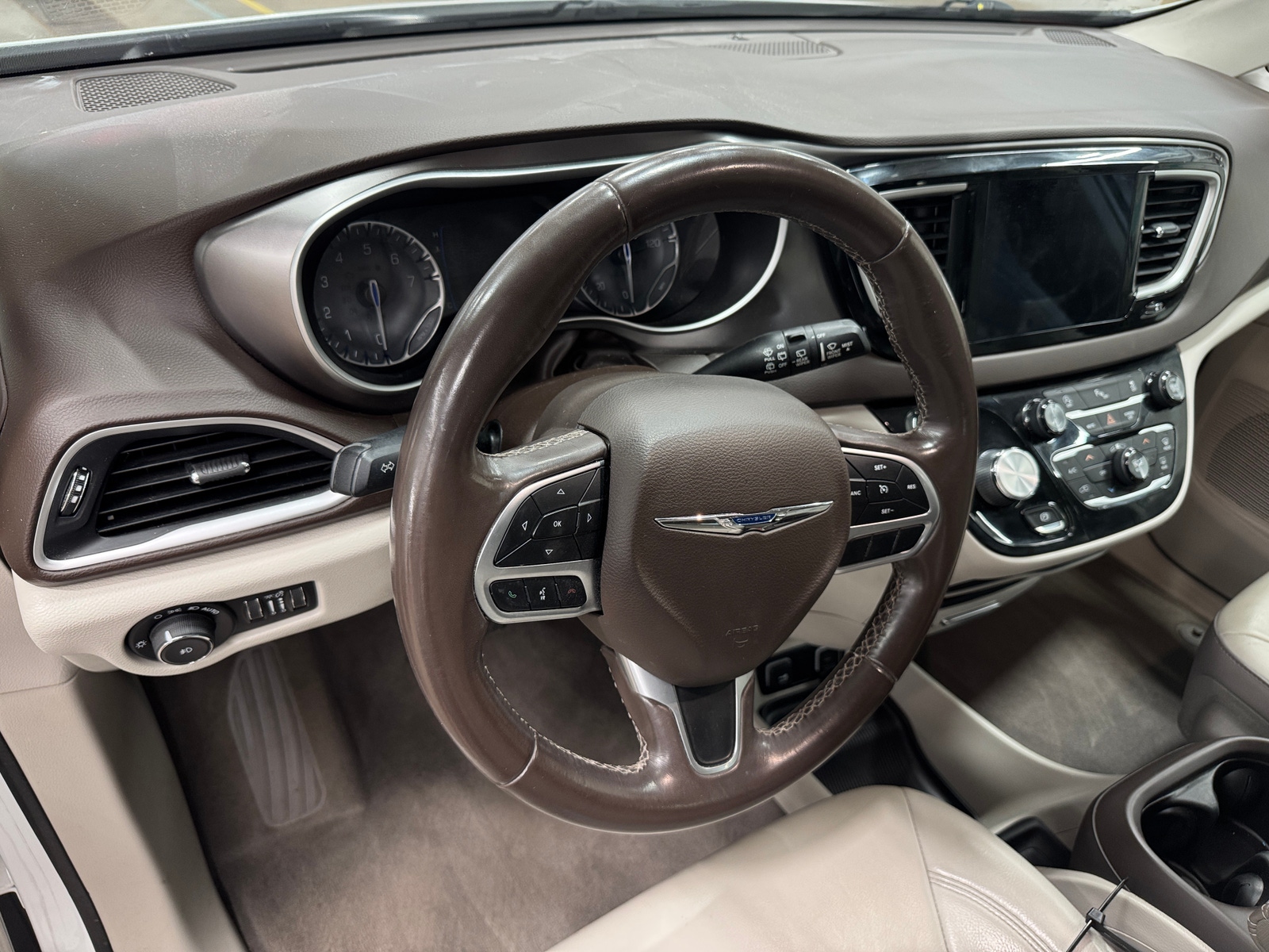 Thumbnail: 2018 Chrysler Pacifica - 2