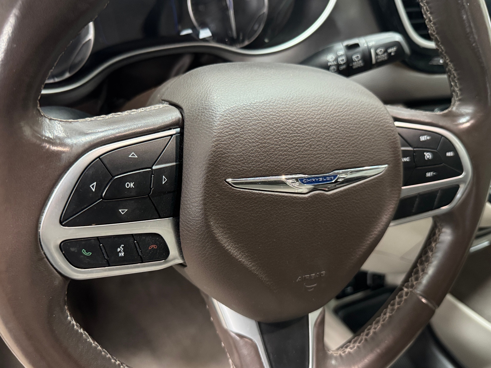 Thumbnail: 2018 Chrysler Pacifica - 4