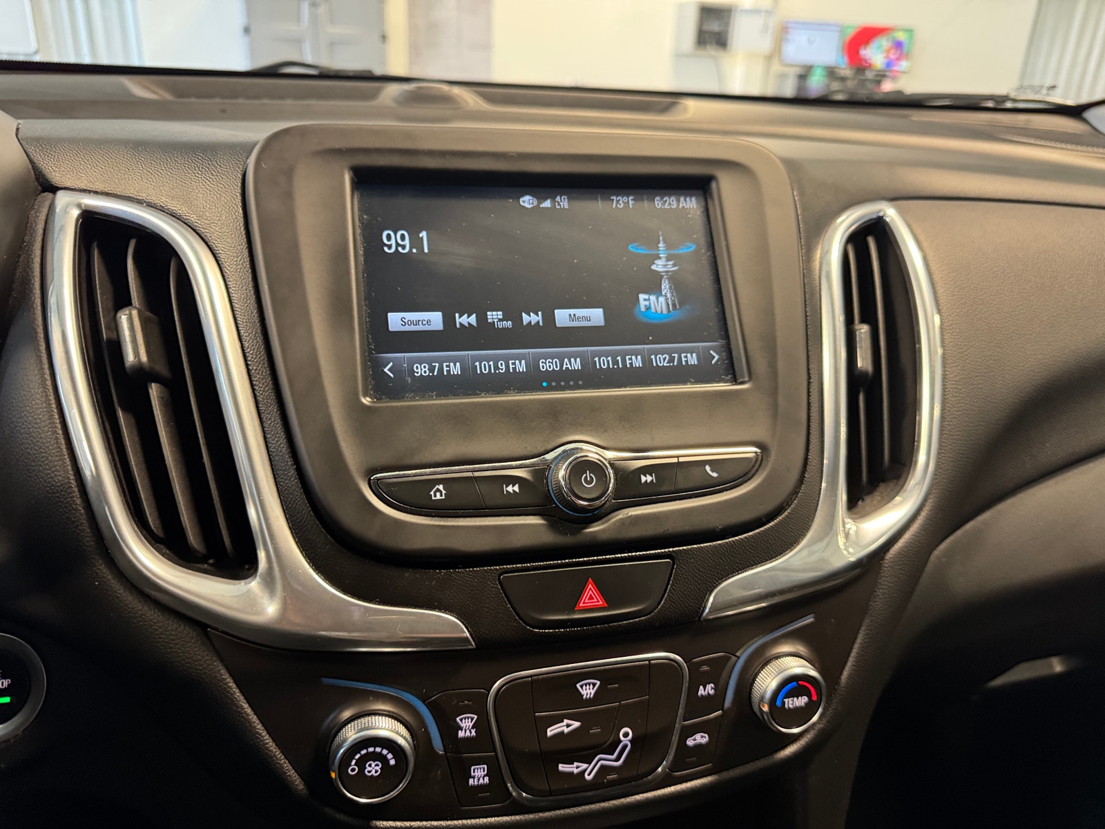 Thumbnail: 2018 Chevrolet Equinox - 4