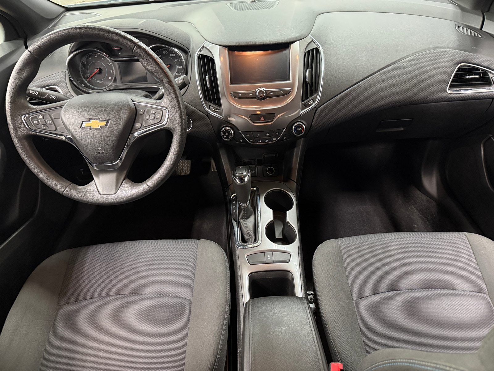 Thumbnail: 2018 Chevrolet Cruze - 3