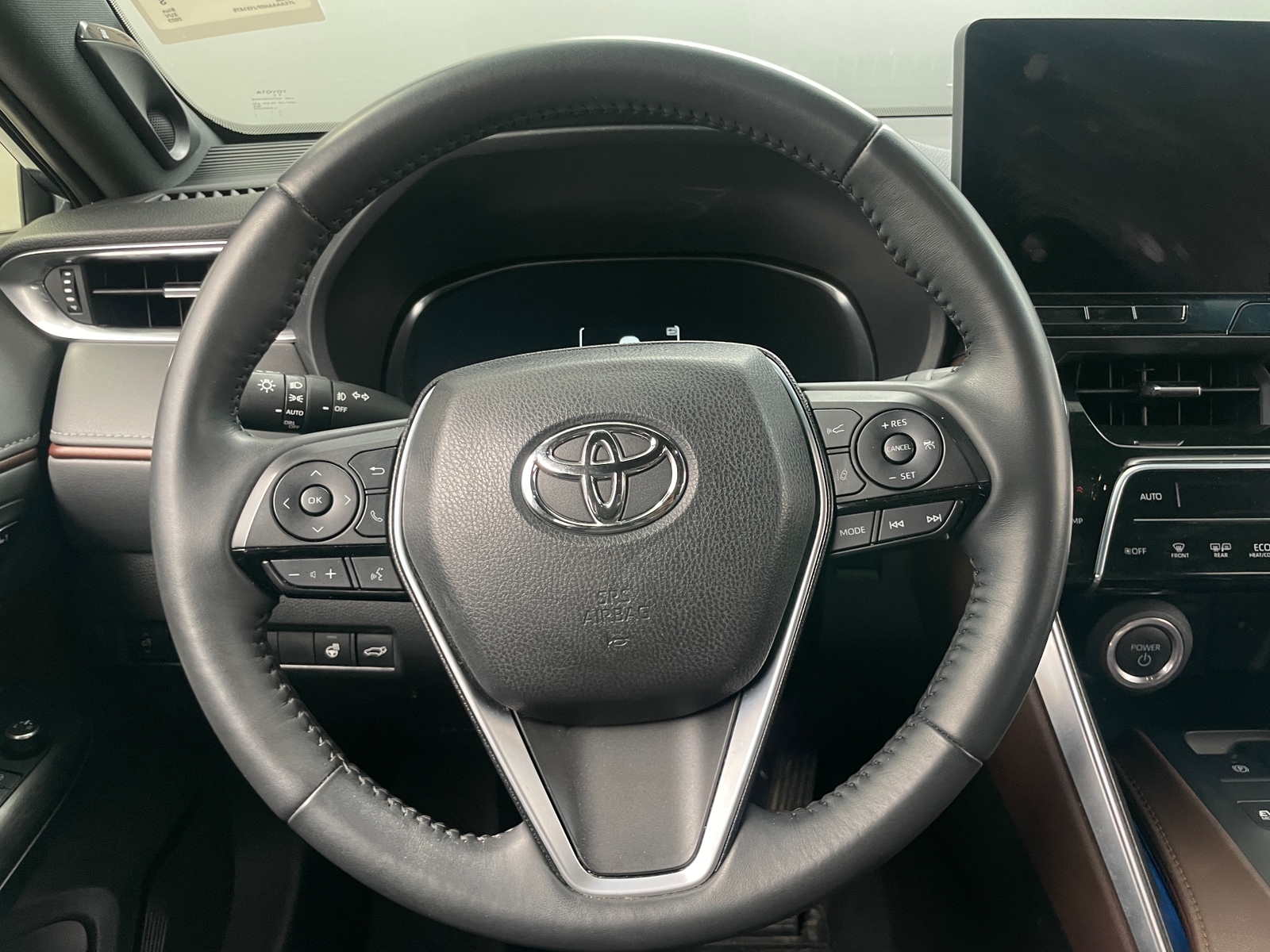 Thumbnail: 2023 Toyota Venza - 4