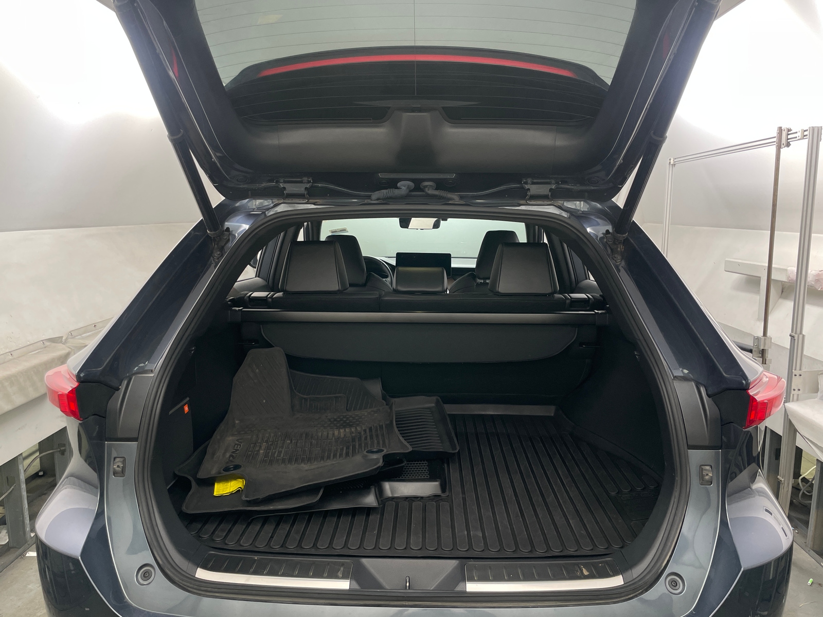 Thumbnail: 2023 Toyota Venza - 6