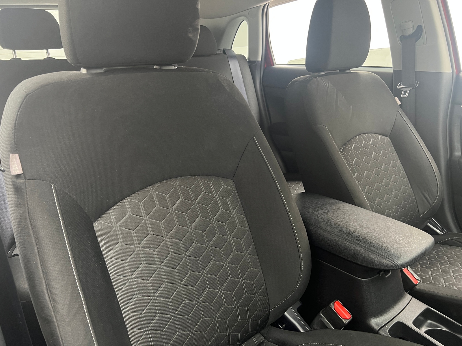 Thumbnail: 2020 Mitsubishi Outlander Sport - 2