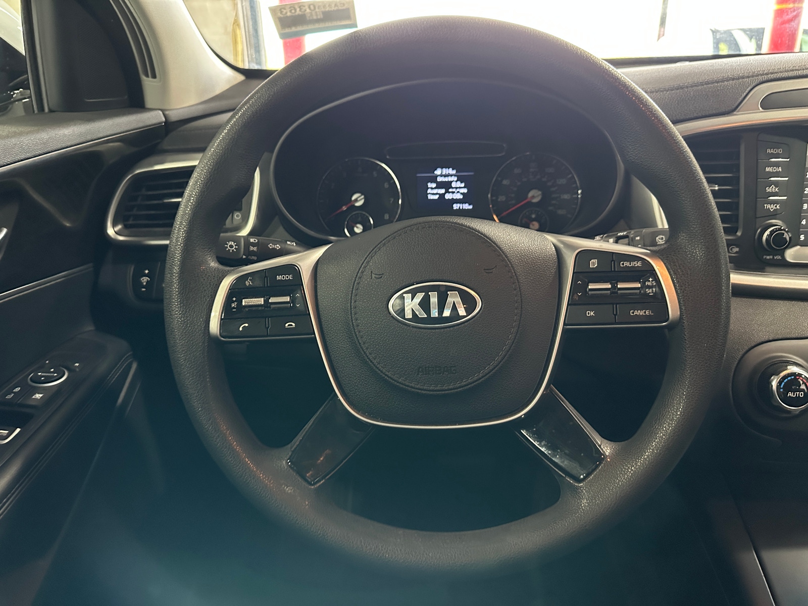 Thumbnail: 2019 Kia Sorento - 5