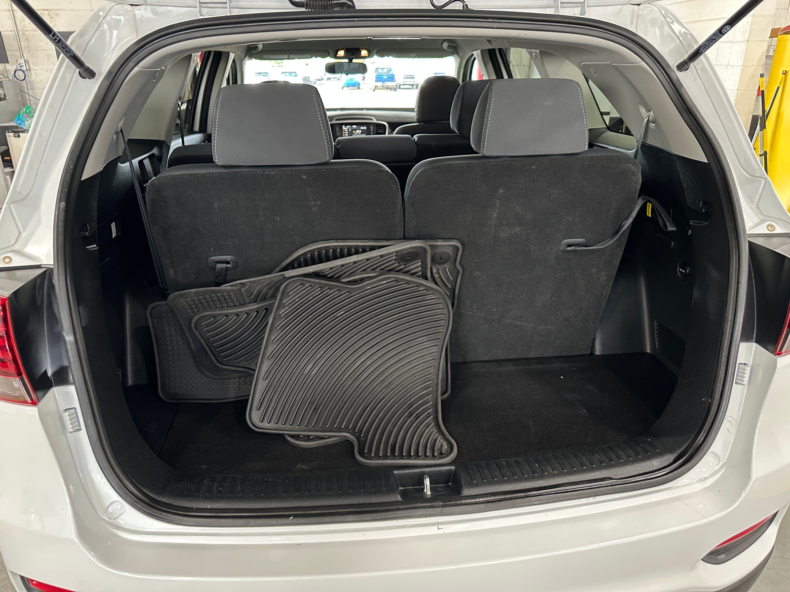 Thumbnail: 2019 Kia Sorento - 7