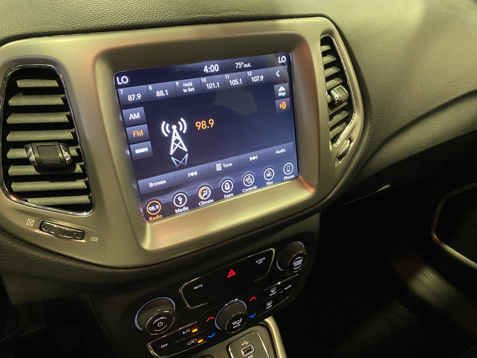 Thumbnail: 2018 Jeep Compass - 4
