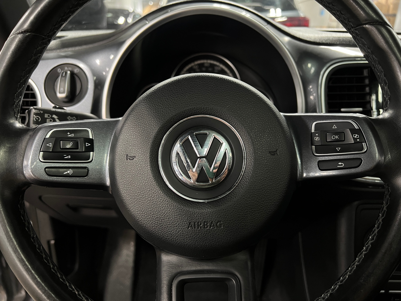 Thumbnail: 2016 Volkswagen Beetle - 5