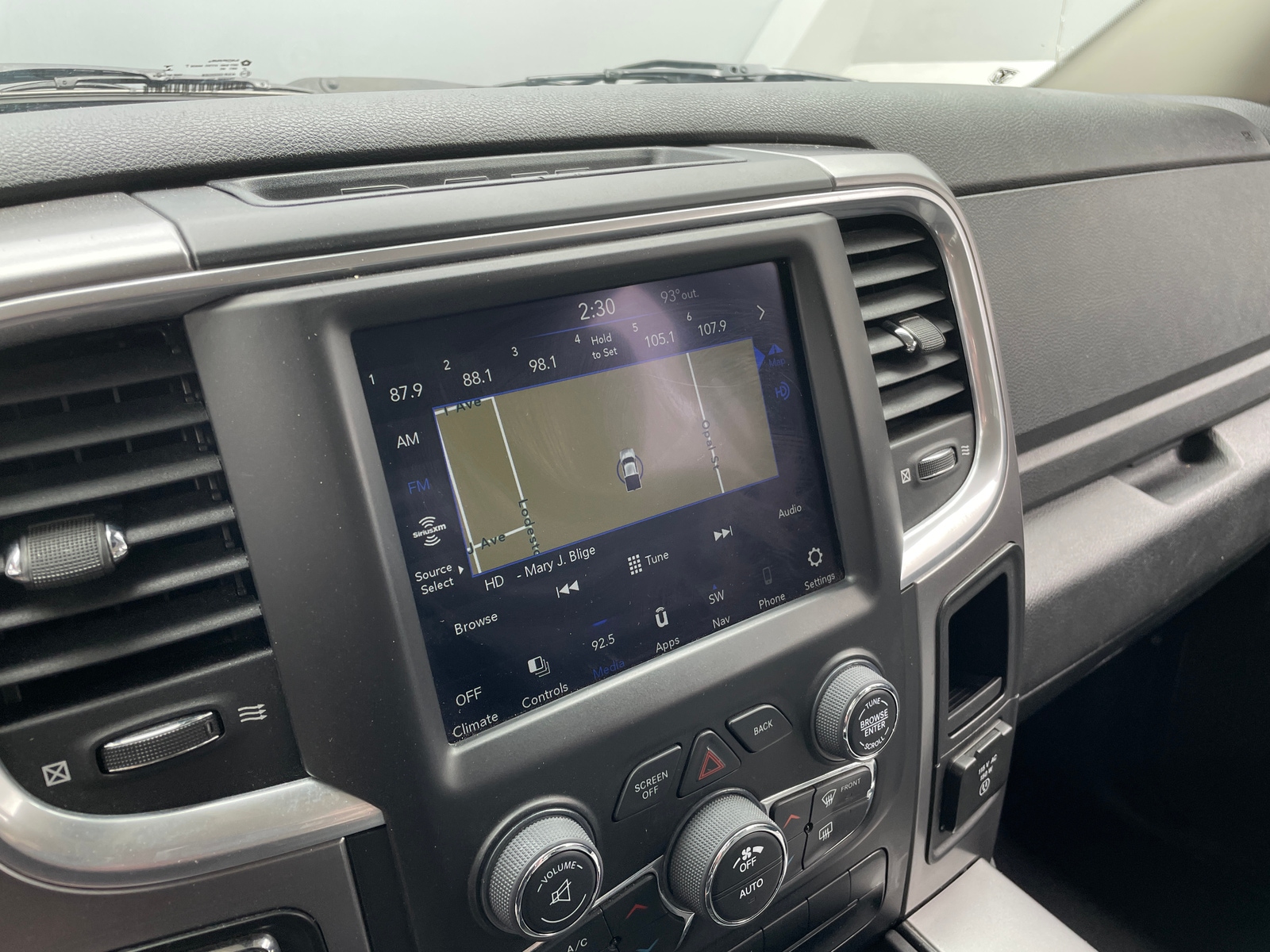 Thumbnail: 2023 RAM 1500 Classic - 4