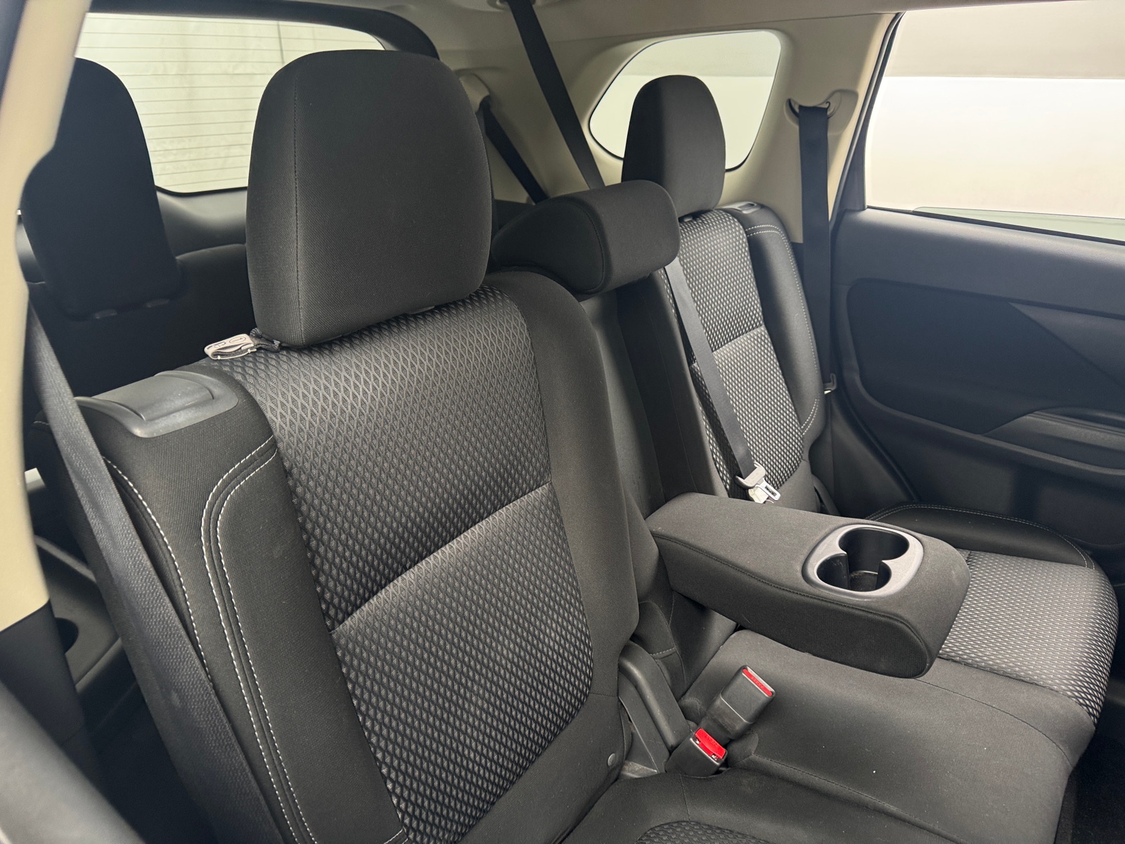 Thumbnail: 2019 Mitsubishi Outlander - 6