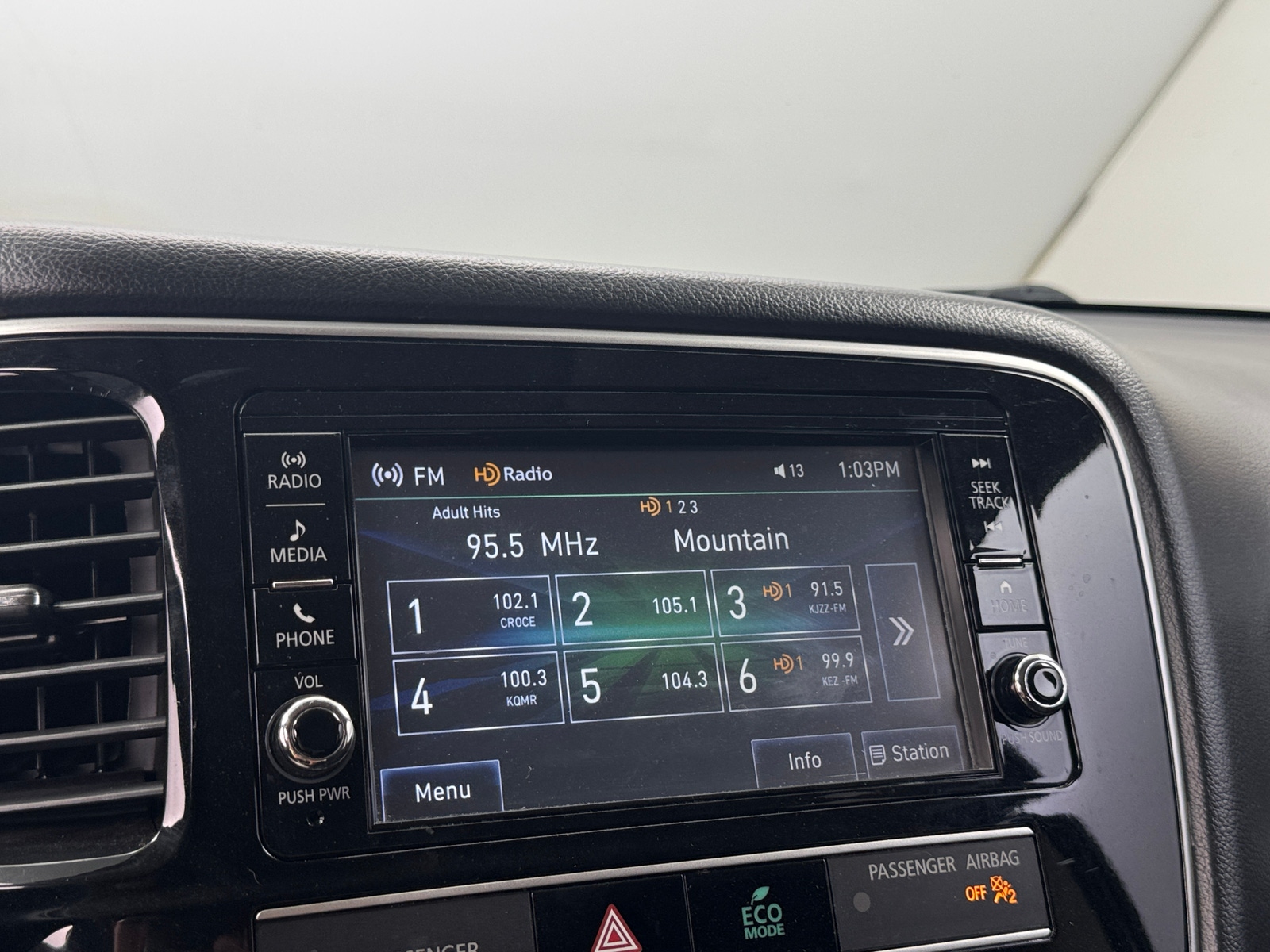 Thumbnail: 2019 Mitsubishi Outlander - 4