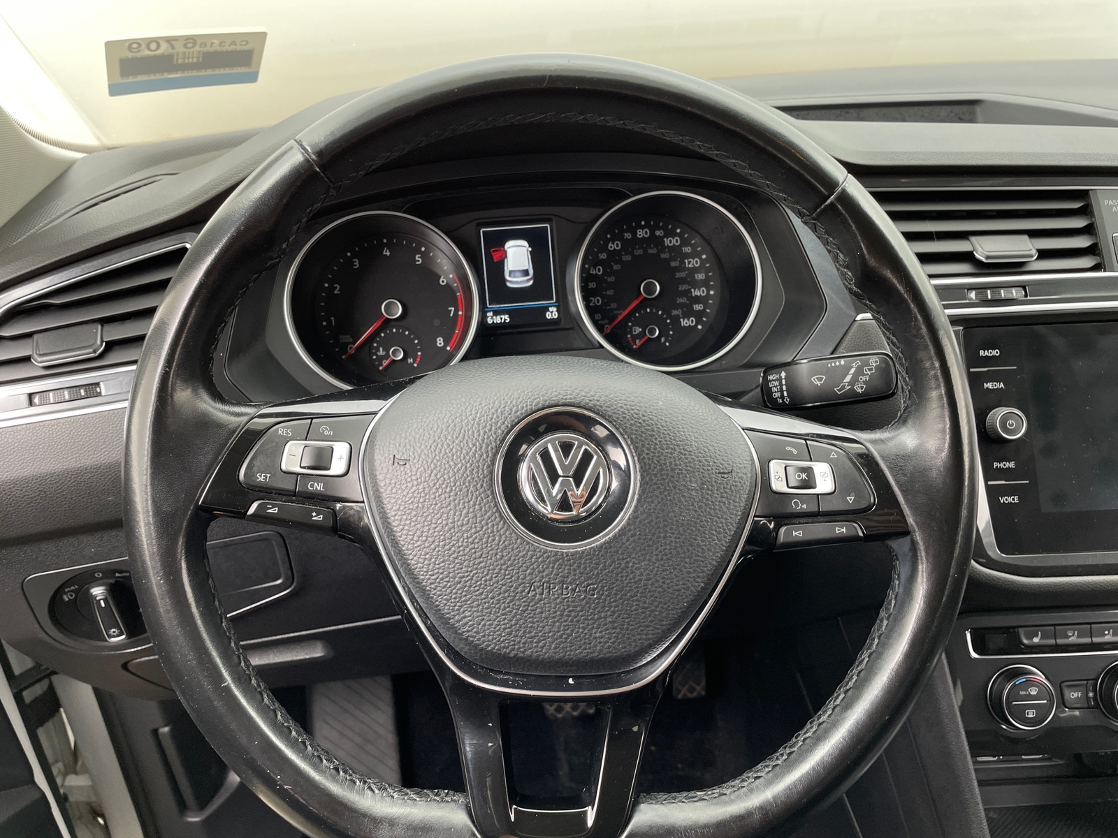 Thumbnail: 2018 Volkswagen Tiguan - 4