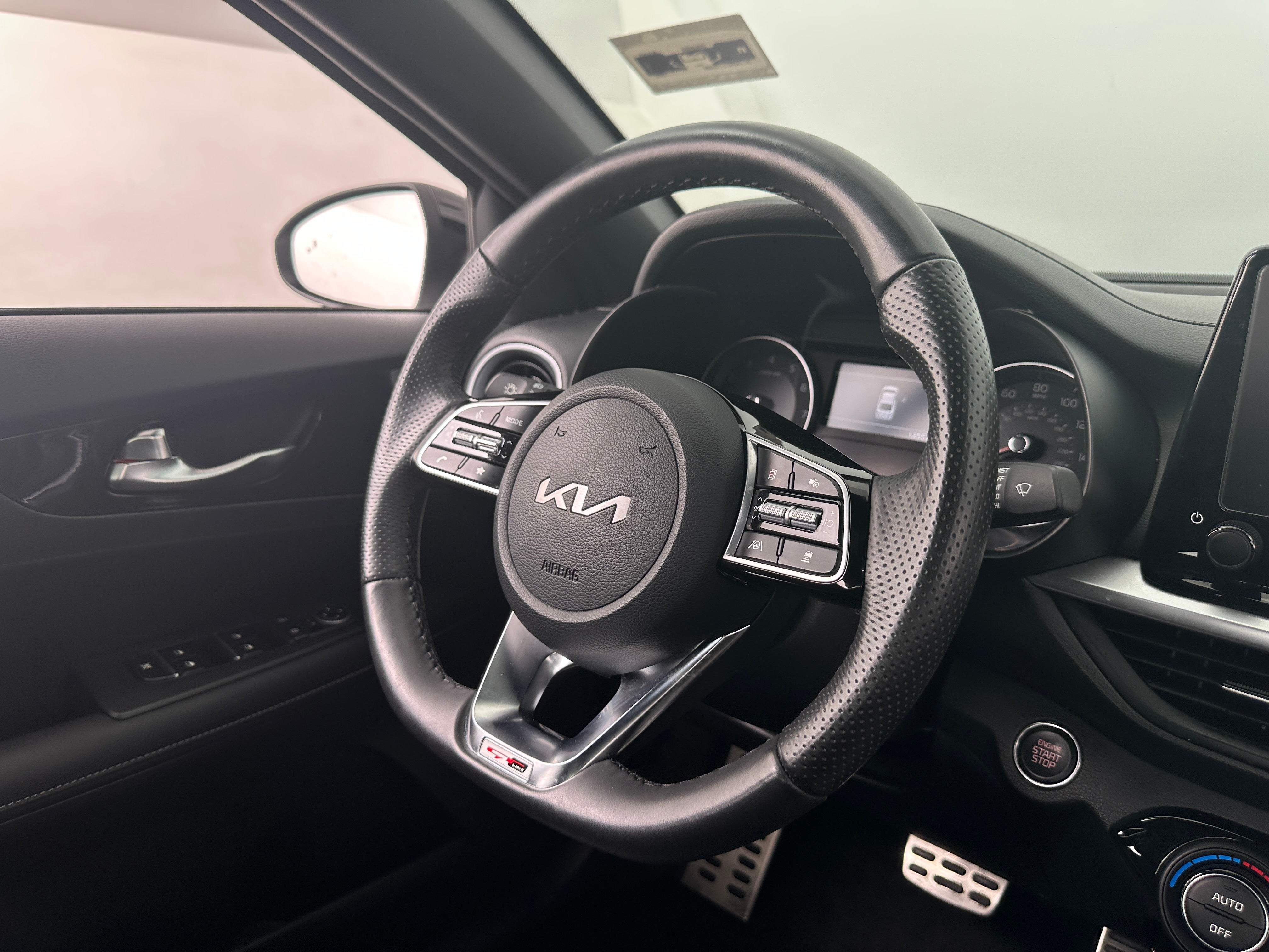 Thumbnail: 2024 Kia Forte - 4