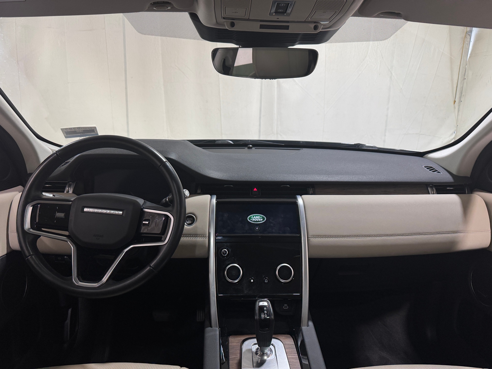 Thumbnail: 2022 Land Rover Discovery Sport - 2