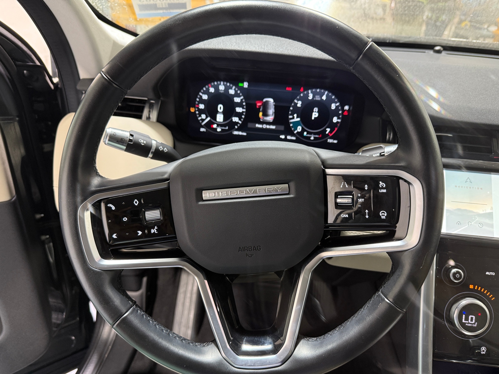 Thumbnail: 2022 Land Rover Discovery Sport - 4