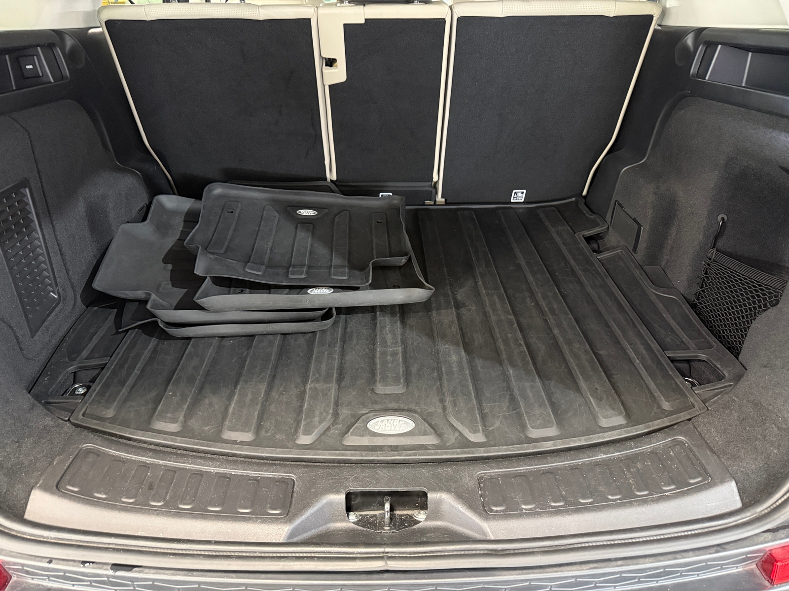 Thumbnail: 2022 Land Rover Discovery Sport - 6