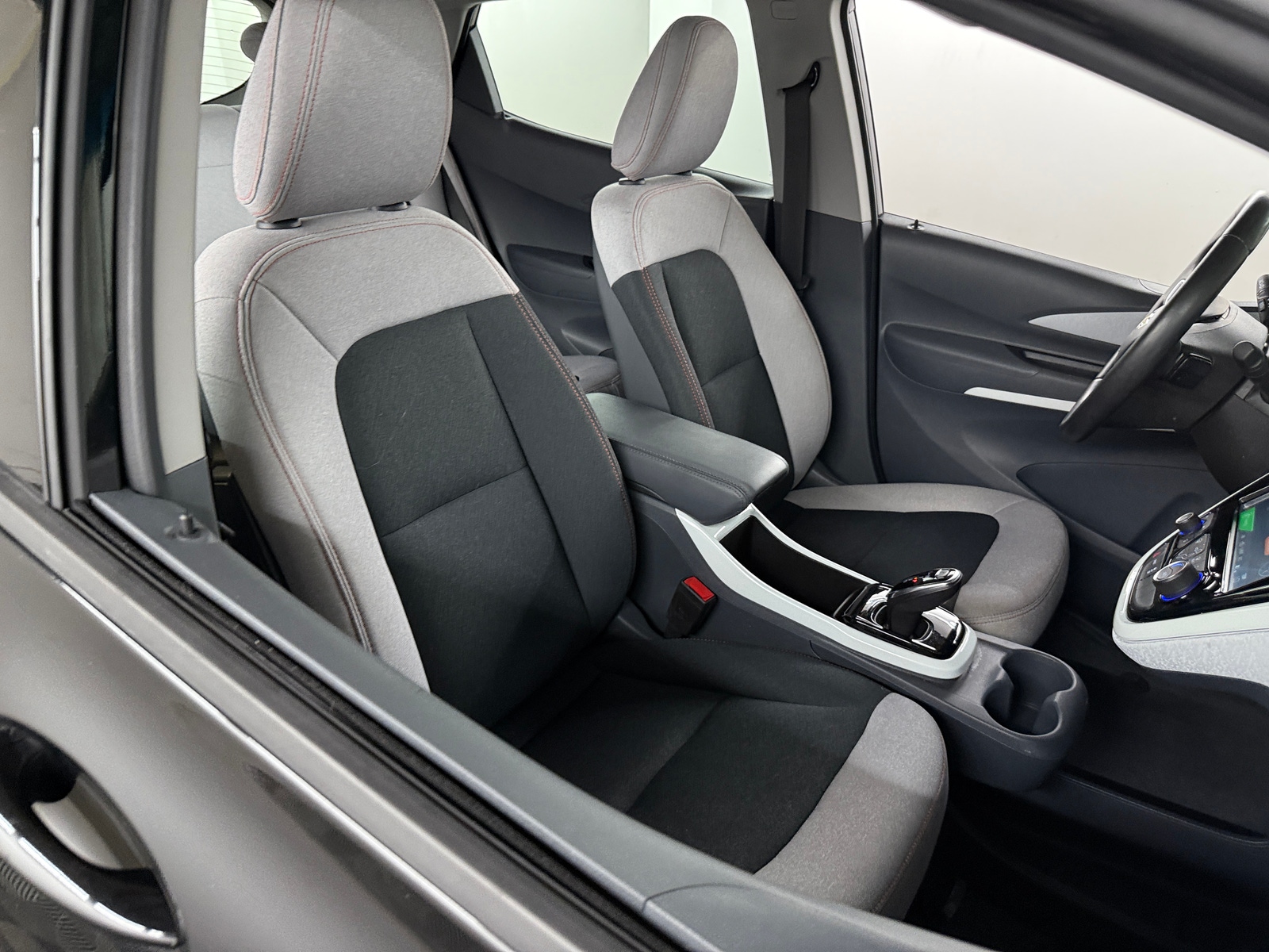 Thumbnail: 2020 Chevrolet Bolt EV - 2