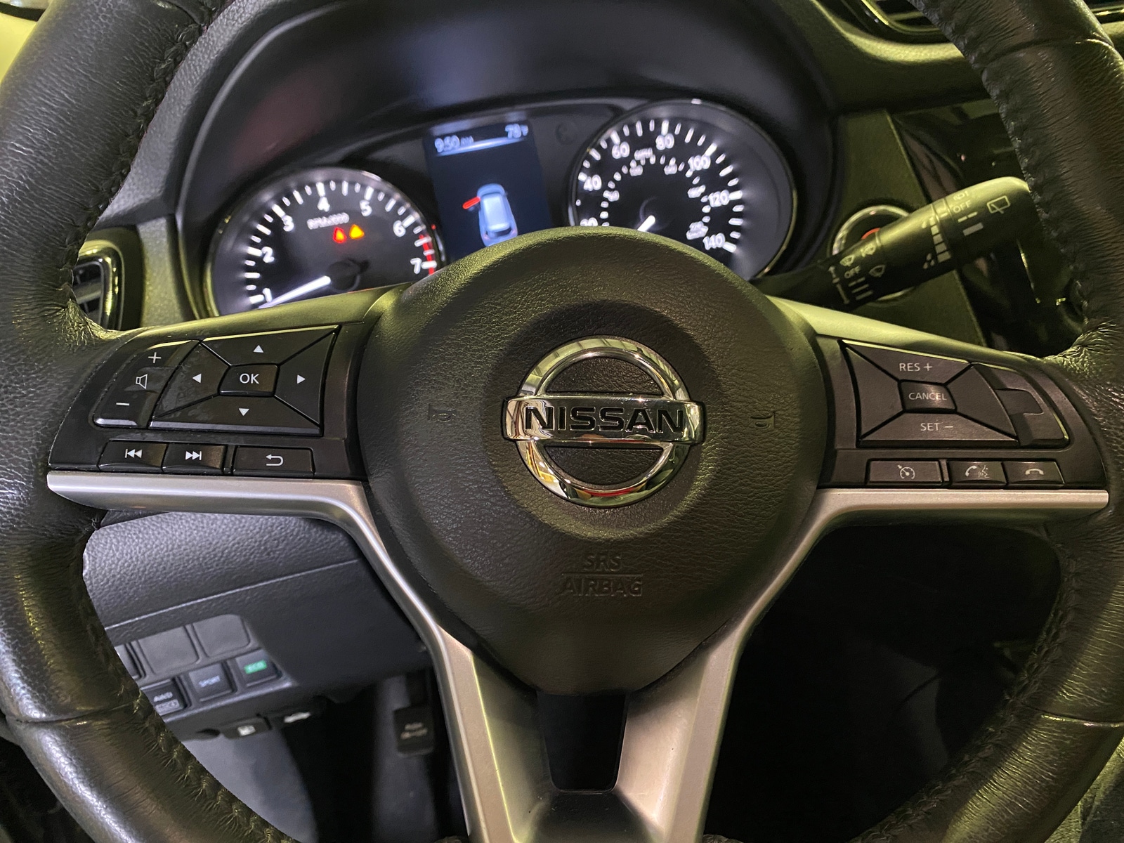 Thumbnail: 2017 Nissan Rogue - 5