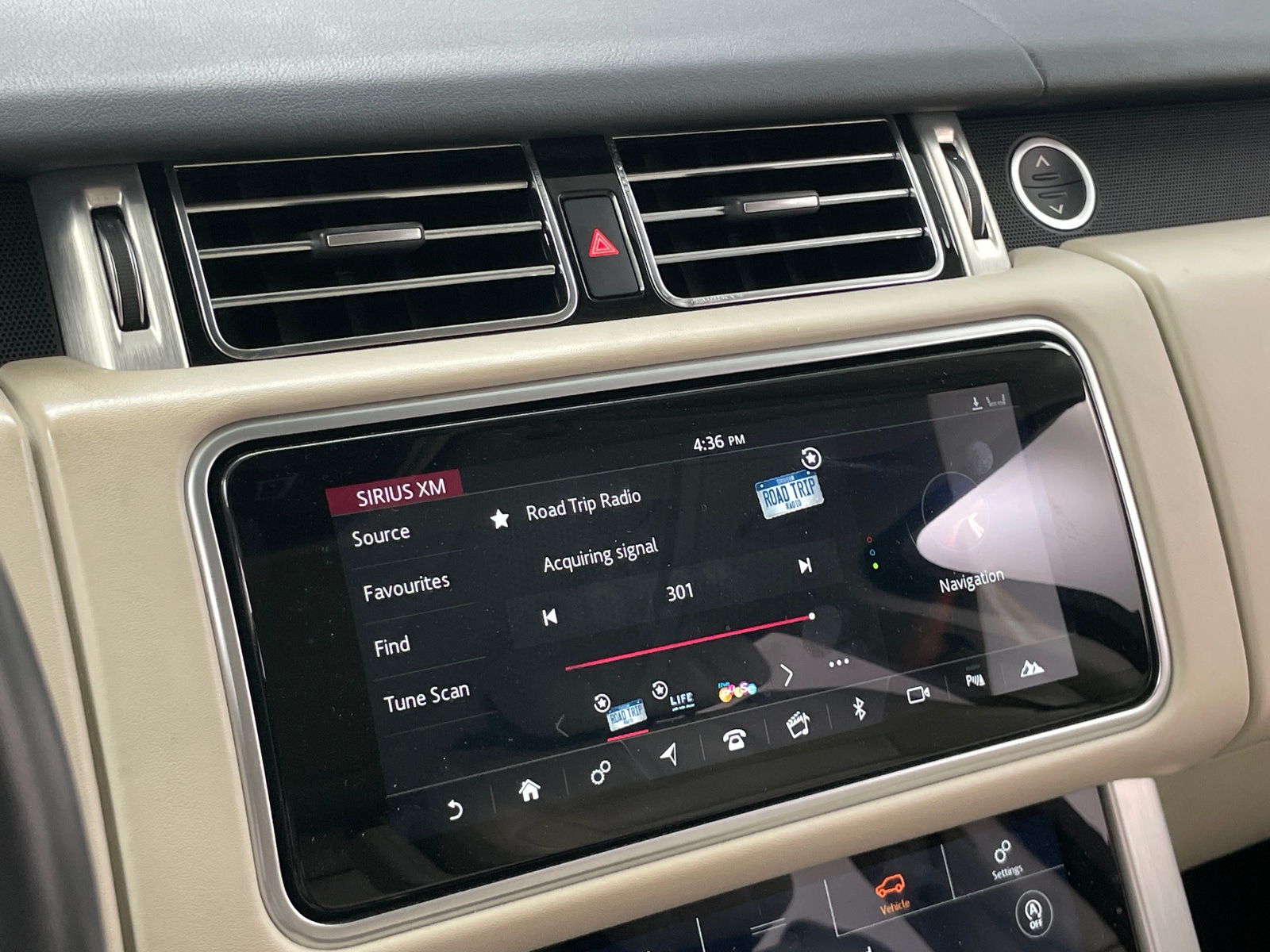 Thumbnail: 2018 Land Rover Range Rover - 3