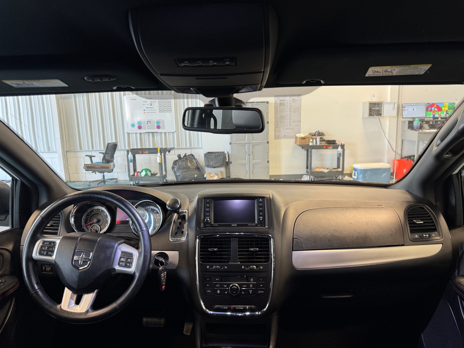 Thumbnail: 2019 Dodge Grand Caravan - 2