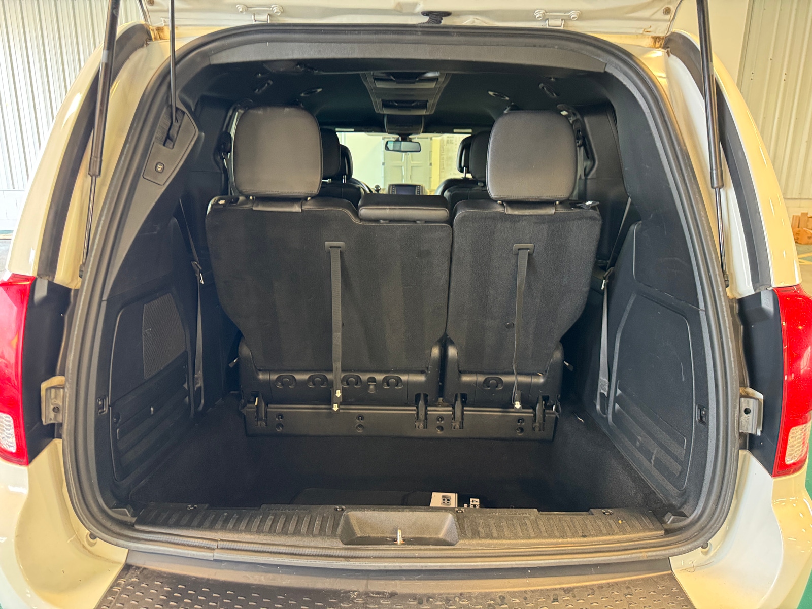 Thumbnail: 2019 Dodge Grand Caravan - 6