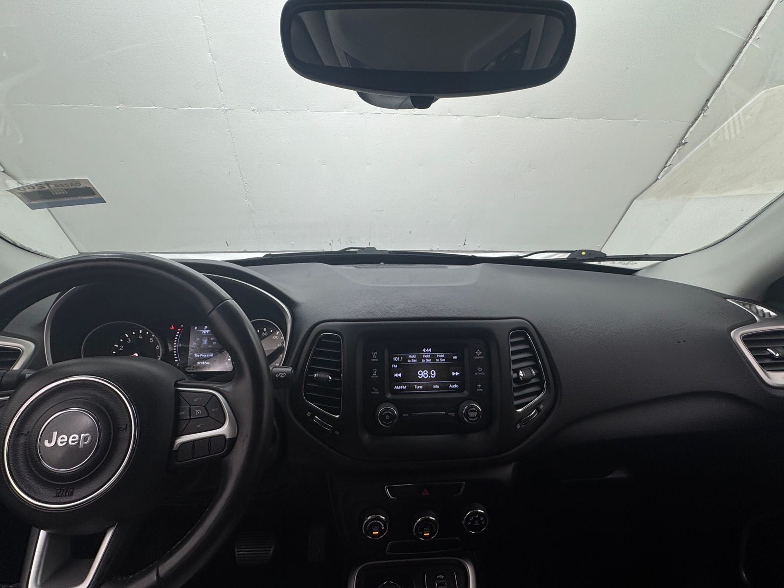 Thumbnail: 2018 Jeep Compass - 3