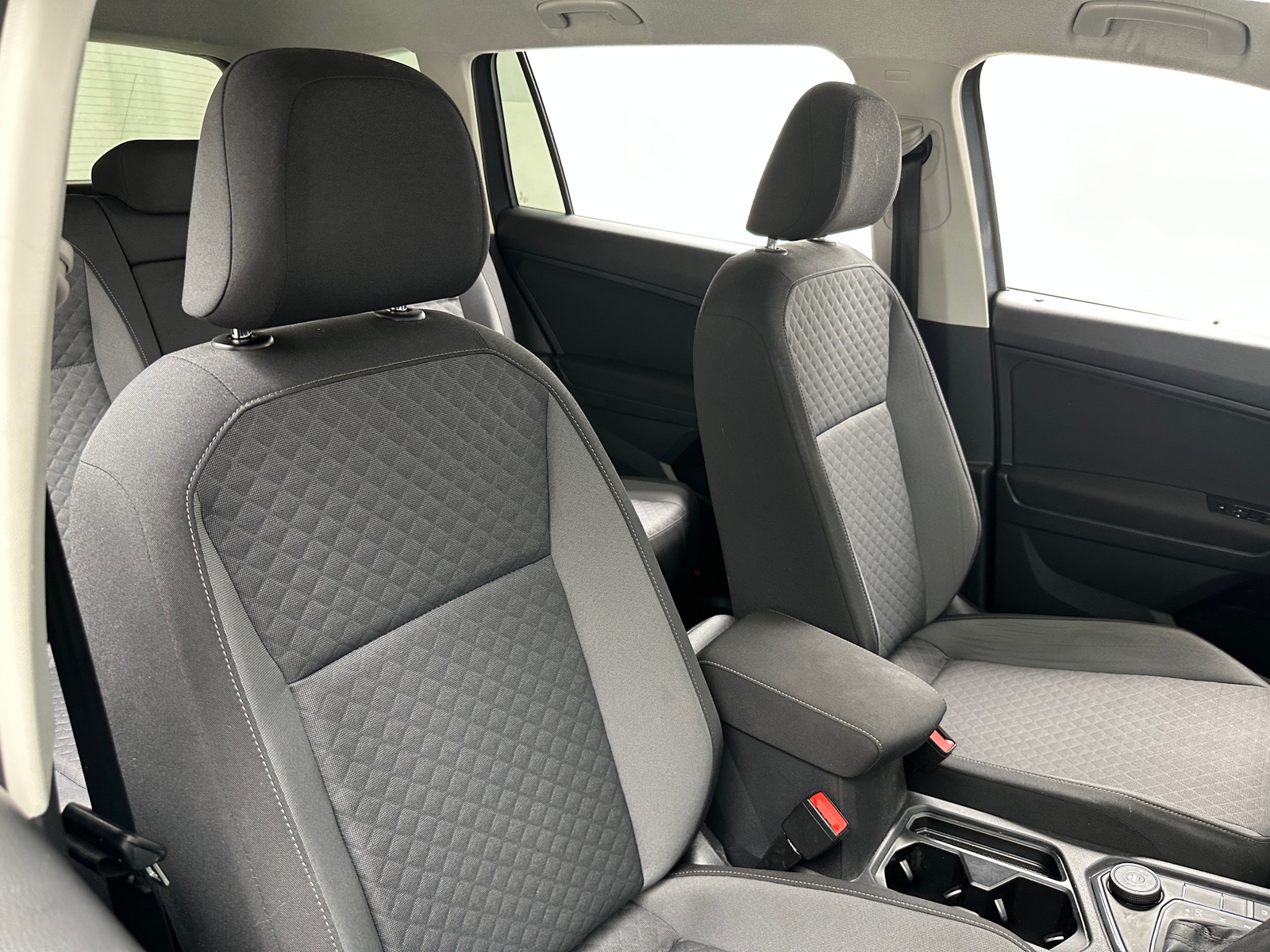 Thumbnail: 2020 Volkswagen Tiguan - 2