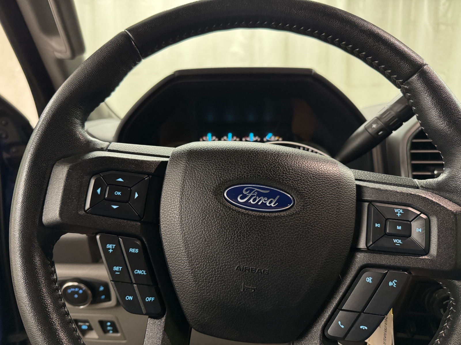 Thumbnail: 2018 Ford Econoline - 5