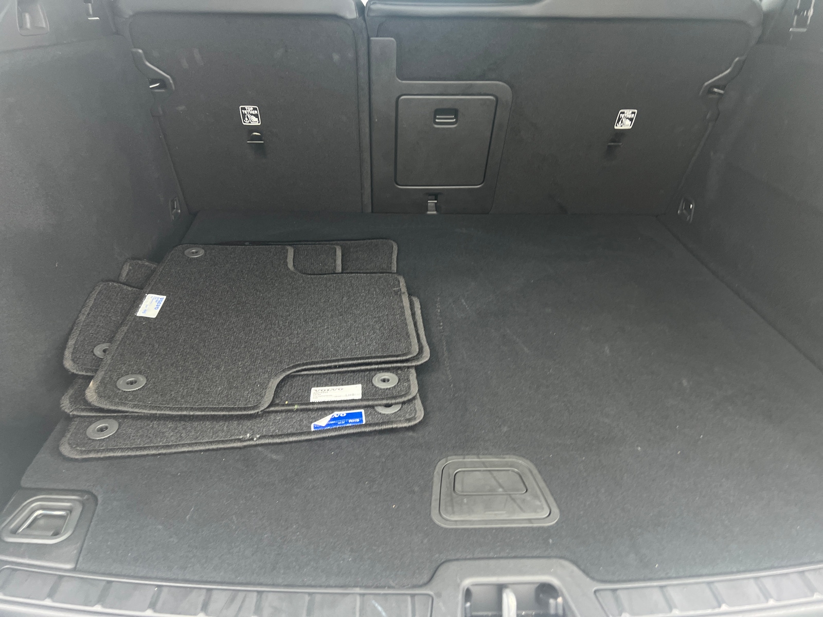 Thumbnail: 2025 Volvo XC60 - 6