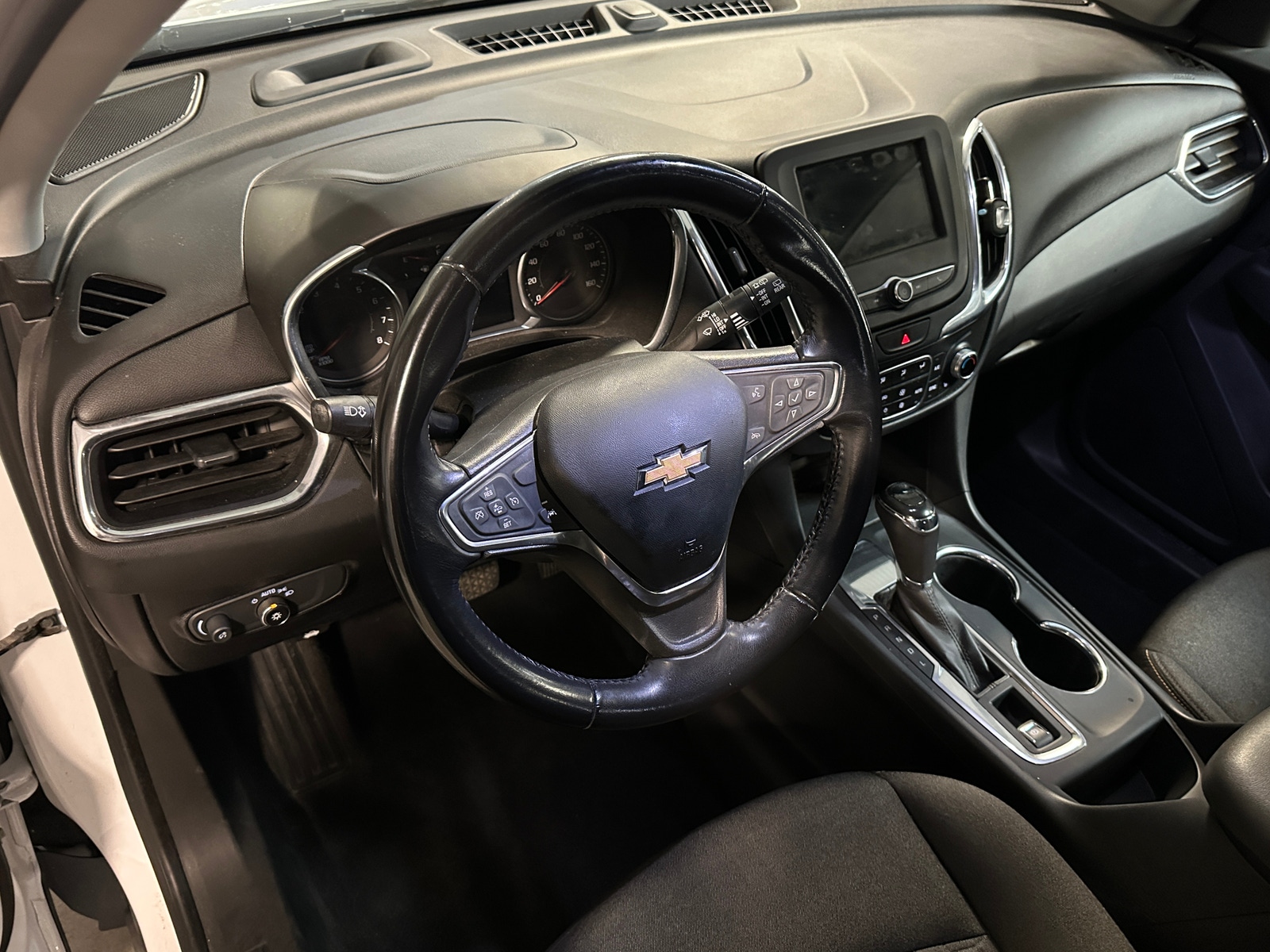 Thumbnail: 2019 Chevrolet Equinox - 3