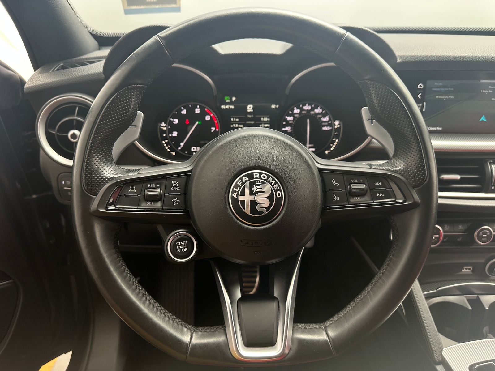 Thumbnail: 2022 Alfa Romeo Stelvio - 4