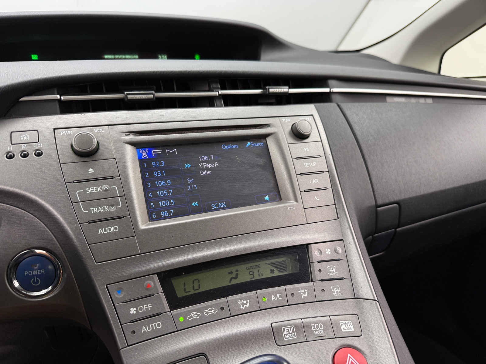 Thumbnail: 2014 Toyota Prius - 4