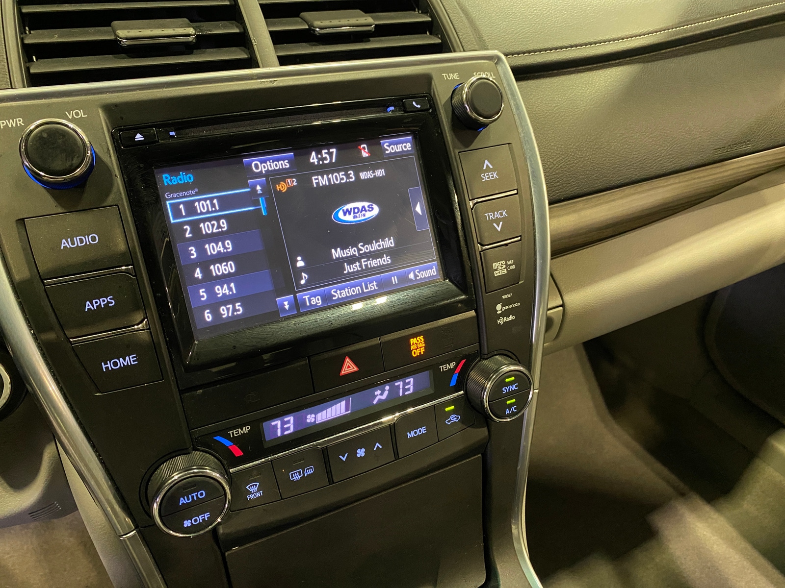 Thumbnail: 2015 Toyota Camry - 4