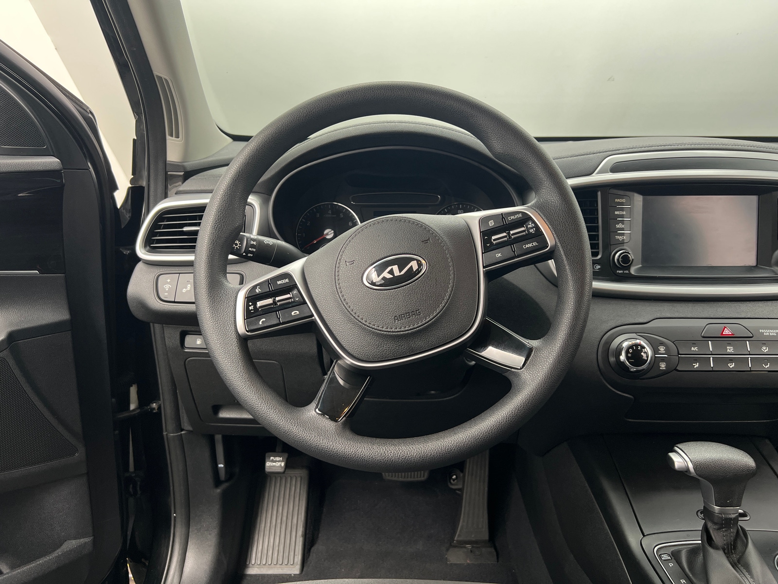 Thumbnail: 2020 Kia Sorento - 5