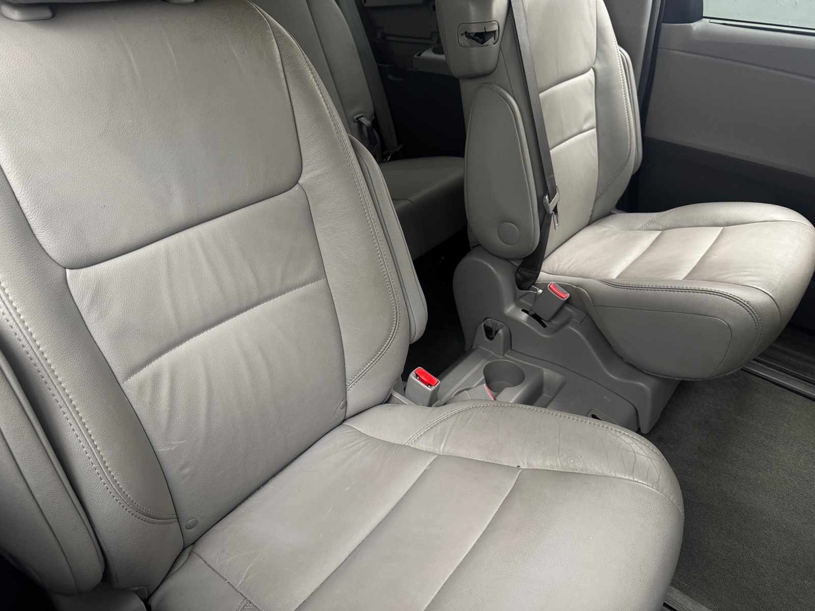 Thumbnail: 2017 Toyota Sienna - 5