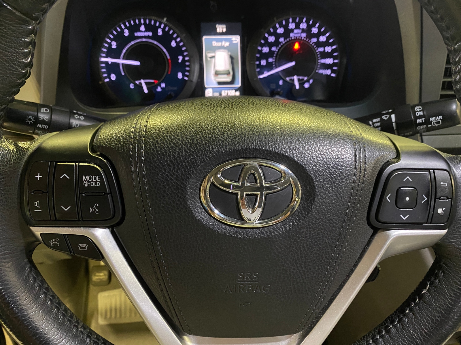 Thumbnail: 2017 Toyota Sienna - 4