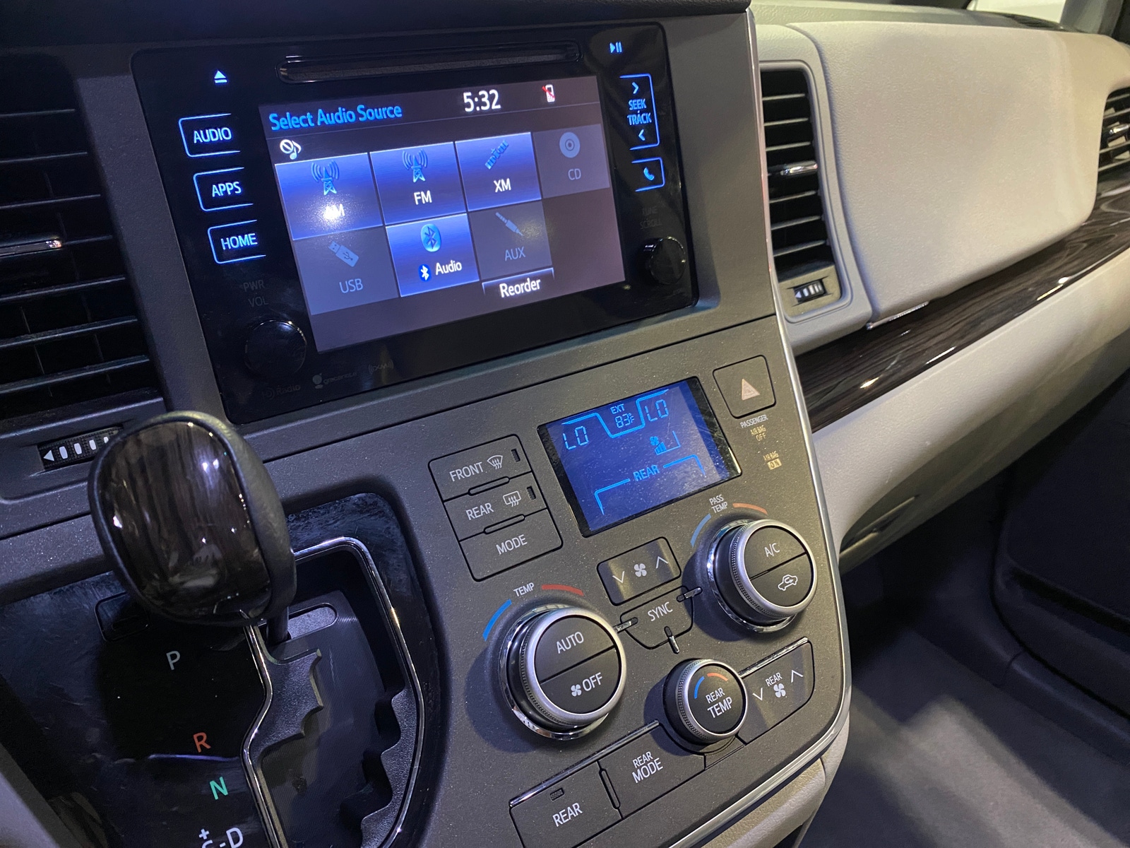 Thumbnail: 2017 Toyota Sienna - 3