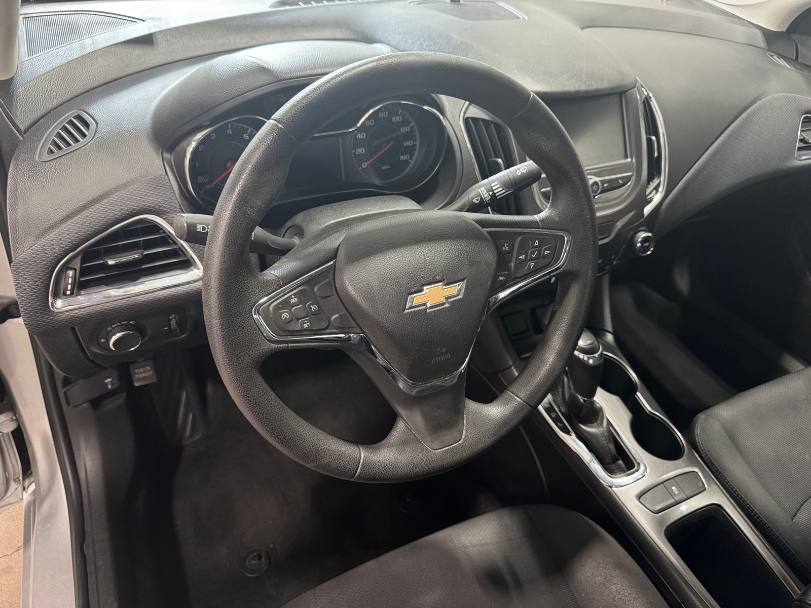Thumbnail: 2018 Chevrolet Cruze - 3