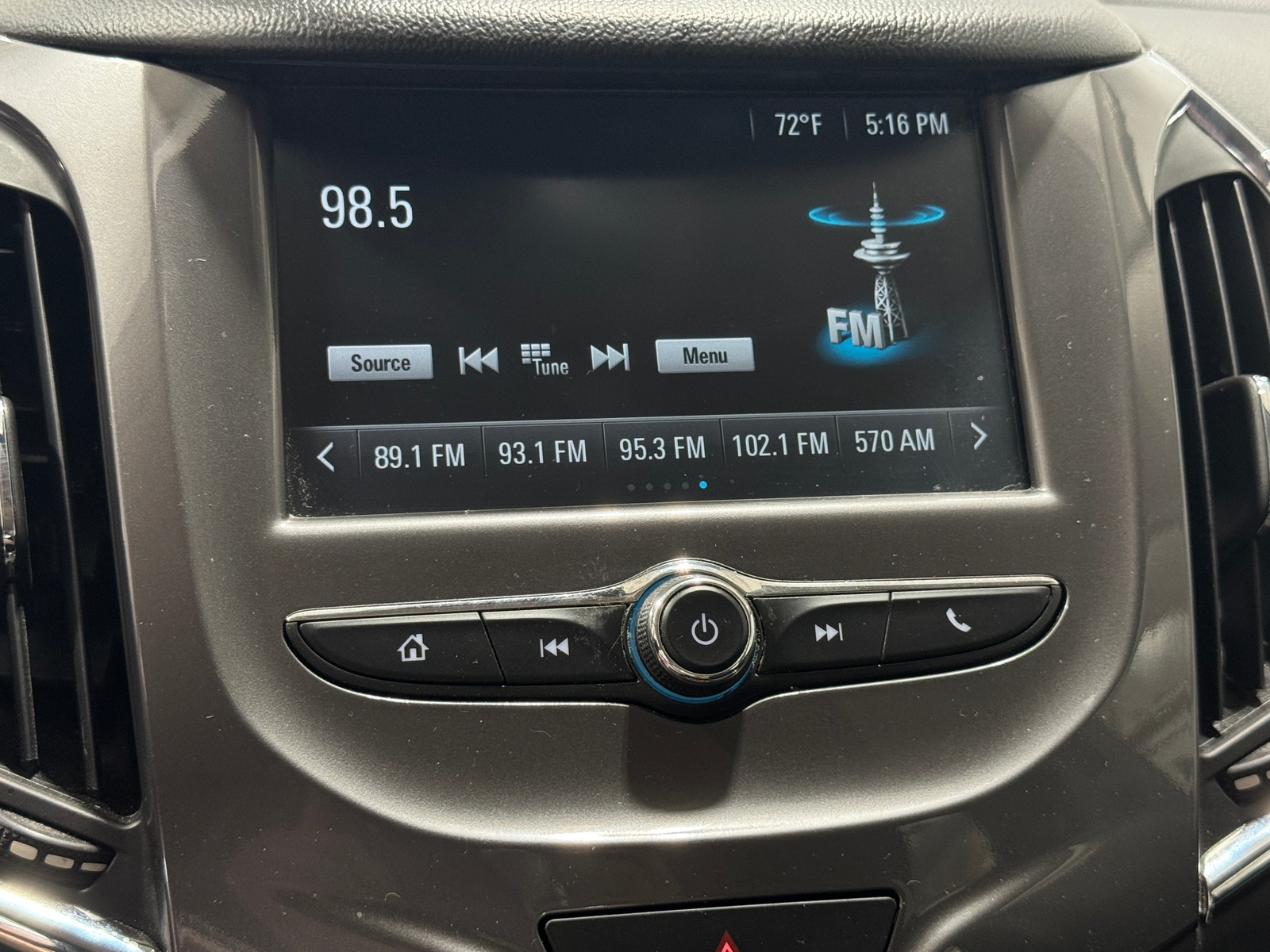 Thumbnail: 2018 Chevrolet Cruze - 4