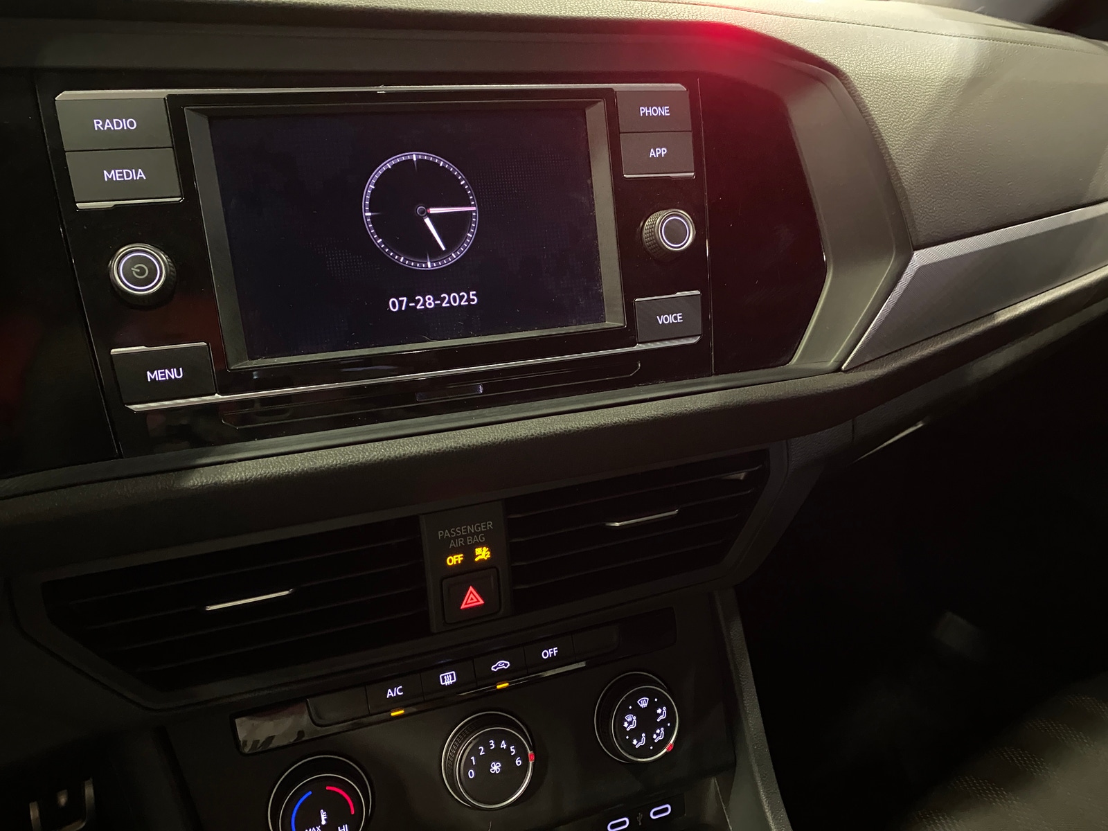 Thumbnail: 2023 Volkswagen Jetta - 4