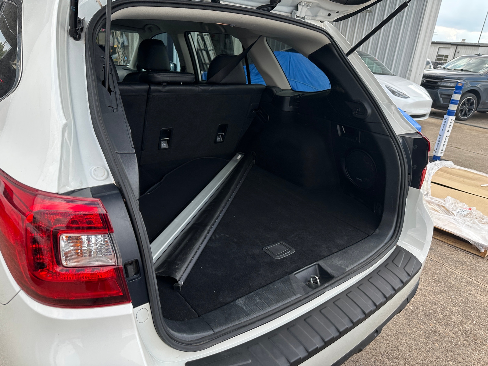 Thumbnail: 2017 Subaru Outback - 6