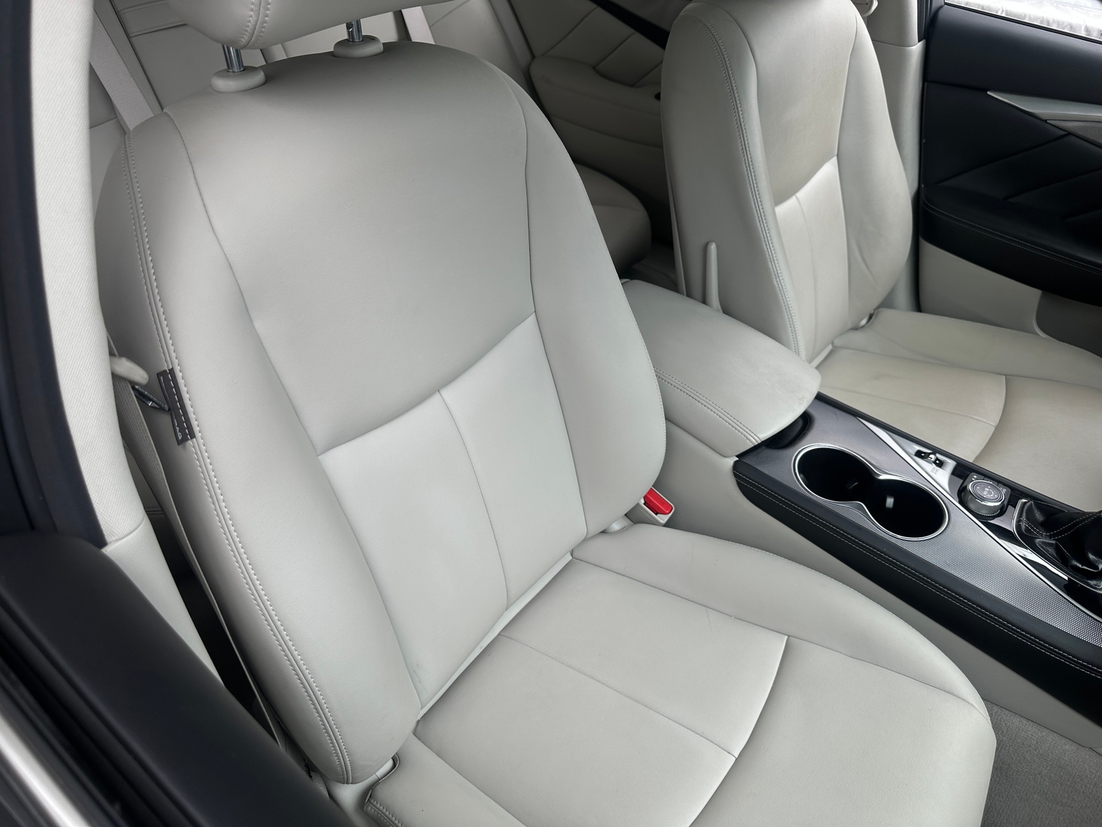 Thumbnail: 2015 INFINITI Q50 - 2