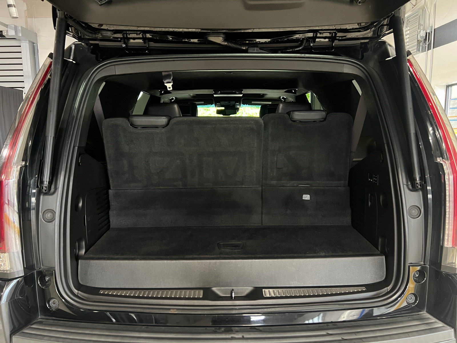 Thumbnail: 2016 Cadillac Escalade - 6