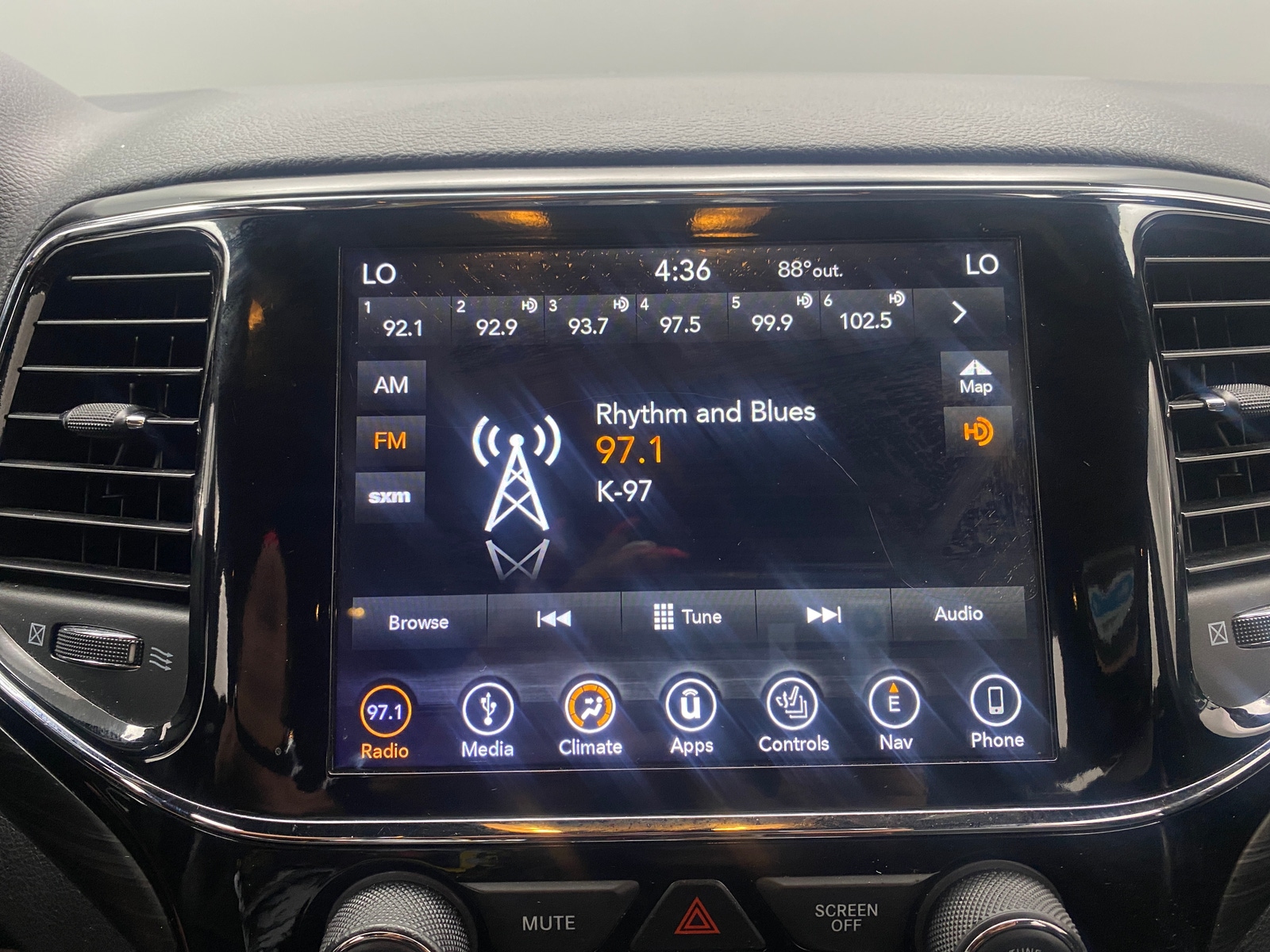 Thumbnail: 2019 Jeep Grand Cherokee - 3