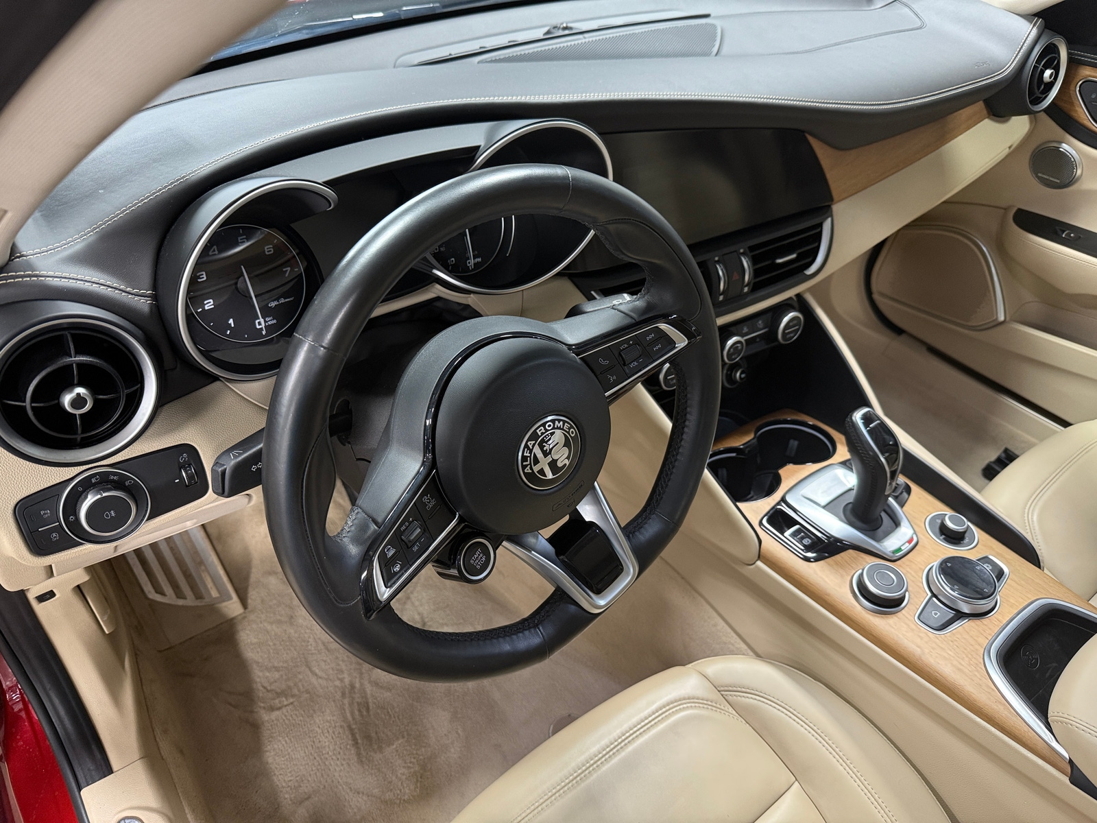 Thumbnail: 2020 Alfa Romeo Giulia - 2